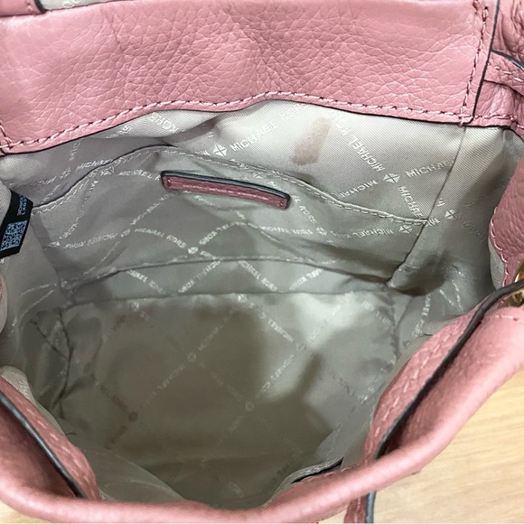 MICHAEL KORS Riley Small Flap Drawstring Pebbled Leather Crossbody Bag in Rose - Picture 13 of 16